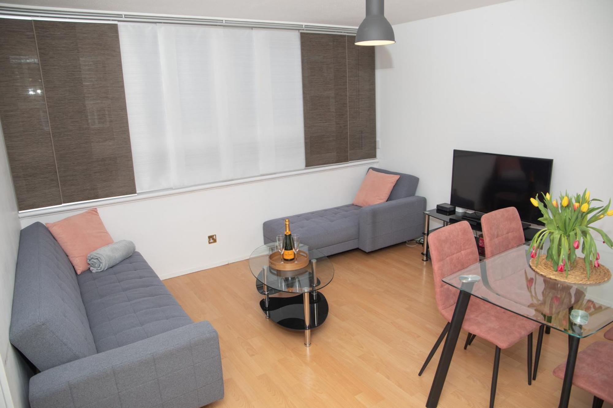 Bright And Spacious One Bedroom Apparment, Free Parking London Eksteriør billede