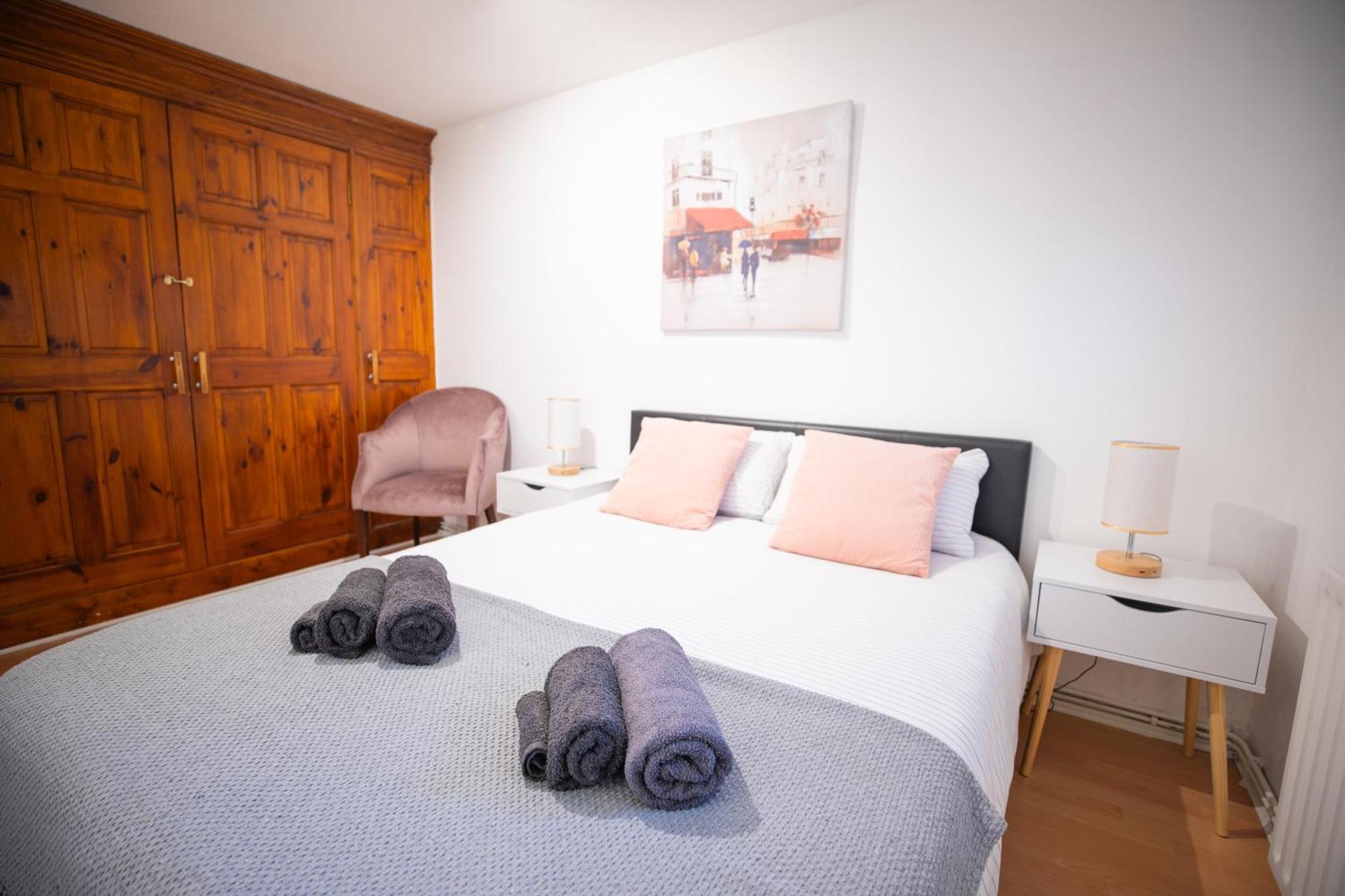 Bright And Spacious One Bedroom Apparment, Free Parking London Eksteriør billede
